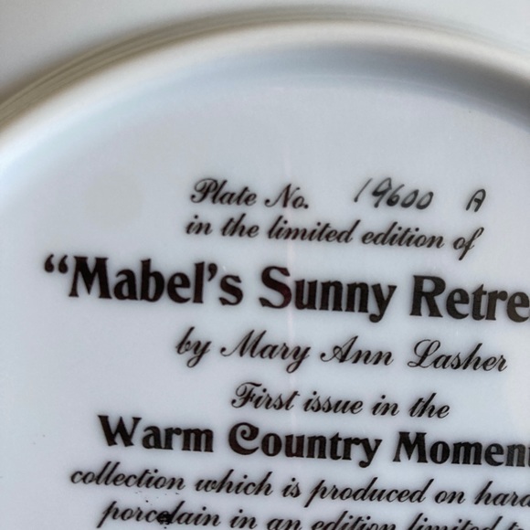 Mabel’s Sunny Retreat Plate Warm Country Moments Mary Ann Lasher Bradford - Picture 7 of 7